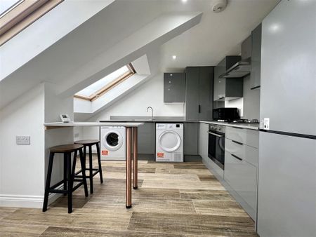3 bedroom apartment to rent - Photo 5