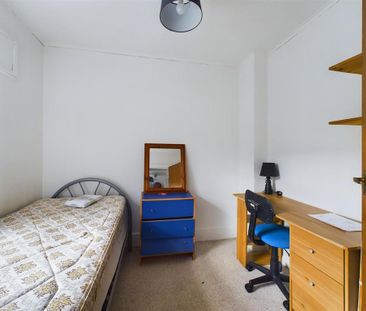 4 bedroom terraced house to rent - Photo 5