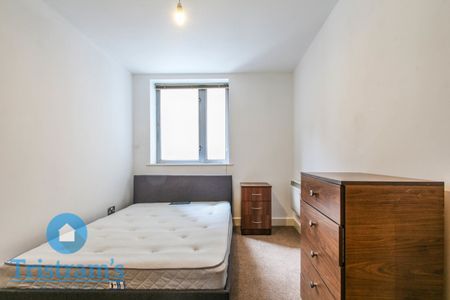 References Pending - 2 bed Apartment - Photo 4
