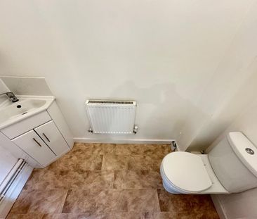 1 bedroom semi-detached house to rent - Photo 6