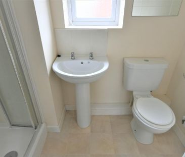 3 bedroom semi-detached house to rent - Photo 2