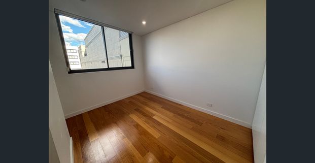 BRIGHT & CONVENIENT 2-BEDDER IN THE HEART OF FIVE DOCK! - Photo 1