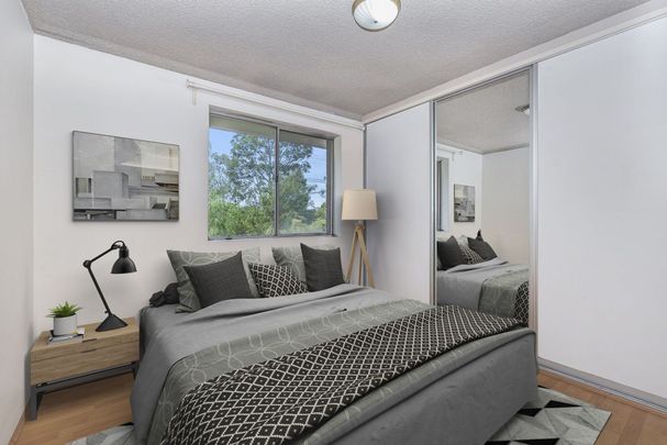 Modern Unit - Photo 1