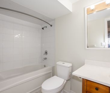 22 Prom Richelieu, Welland - 1 Bedroom + Den Lower Unit - Photo 5