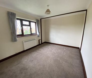 3 bedroom detached house to rent - Photo 2