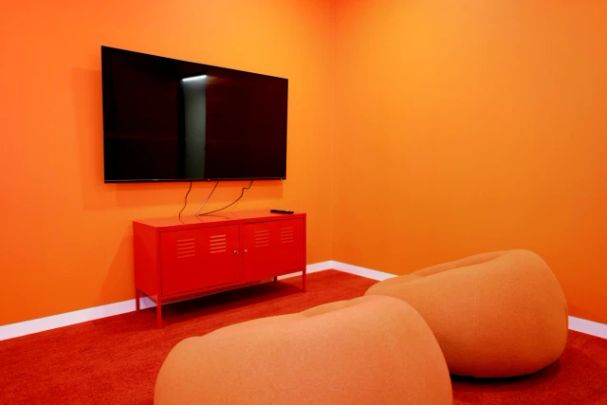 8 Bedroom Apartment - Photo 1