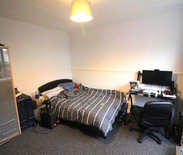 4 bedroom terraced house to rent - Photo 6