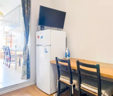 Room in a shared 10-bedroom apartment for rent in Lisbon - Photo 6