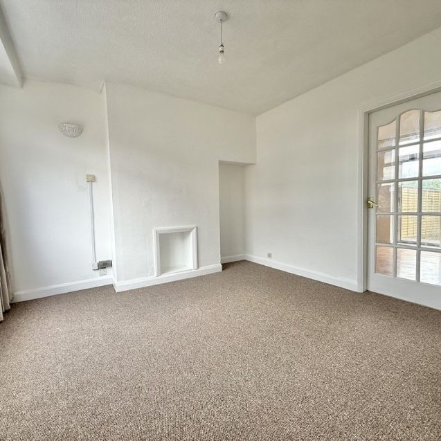 Lord Lytton Avenue, Coventry - - Photo 1