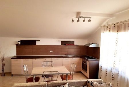 Inchiriez apartament 2 camere Baicului - Fotografie 4