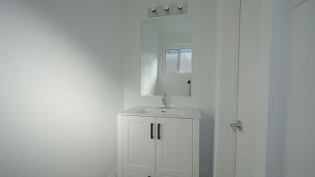 For Lease - 17 Ravenview Drive Unit# Main, Toronto, Ontario - Photo 2