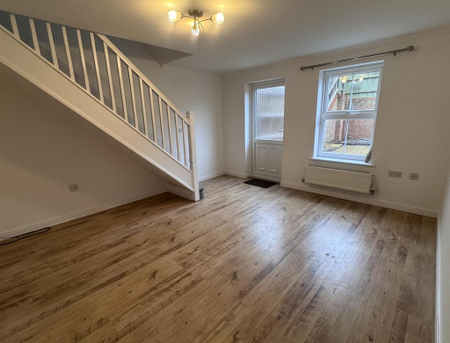 2 bedroom end of terrace house to rent - Photo 5