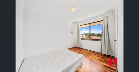 7 Broxburn Place, Duncraig WA 6023 (Not included Studio Flat) - Ideal for multi-generational living or guests. - Photo 3
