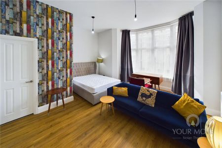 1 bedroom in a house share to rent - Photo 2