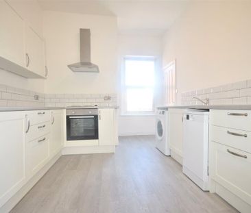 3 bedroom maisonette to rent - Photo 3