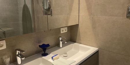 Appartement te huur in 's Gravenwezel voor € 1.135 met 2 slaapkamers - Photo 2