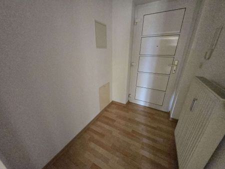 1. OG mit Balkon ! Lift / Laminat / TG Stellplatz u.v.m... - Foto 2