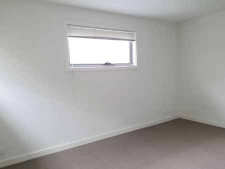 Run Into Rosstown - Photo 2