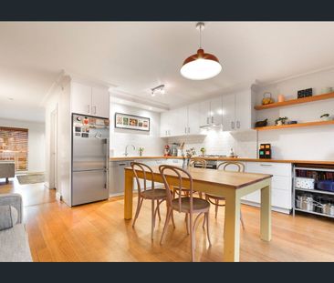 Modern Terrace Elegance in a Peaceful Fitzroy North Cul-de-Sac - Photo 5