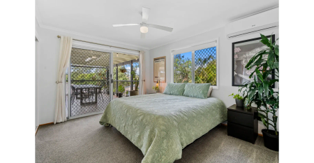 Spacious Family Living with Multiple Entertaining Areas - Photo 5