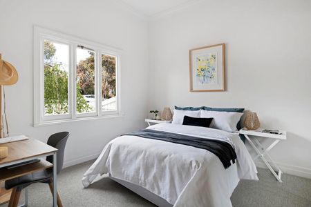 MAGNIFICENT ARCHITECTURALLY DESIGNED HOME - Photo 3