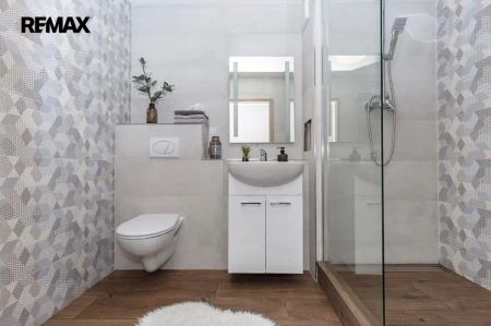 Pronájem moderně zrekonstruovaného 2+kk, 37,7 m - Photo 2