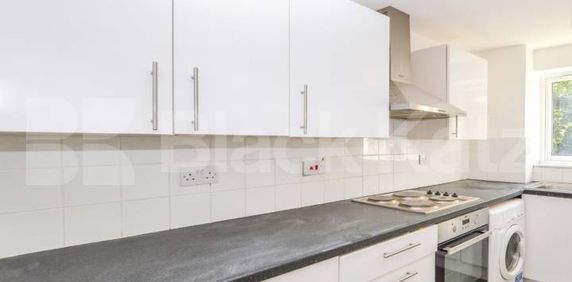 Superbly located, bright and airy ground floor private development - Photo 2