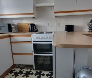 1 bedroom ground floor flat to rent - Photo 5