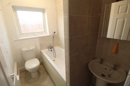 2 bedroom House To Let - Photo 5