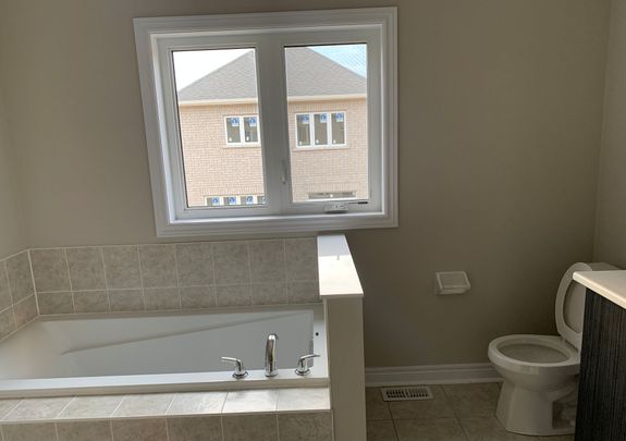 For Lease - 140 Finegan Circle, Brampton, Ontario - Photo 1