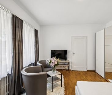 Möblierte 1.5-Zimmer-Wohnung mit Service im Zentrum Biel/Bienne - Photo 2