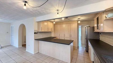 Church Gardens, West Row, Bury St. Edmunds, IP28 - Photo 5