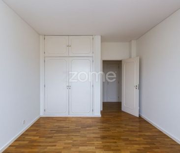 5 room luxury Apartment for rent in Porto, Portugal - Photo 1