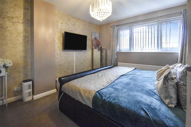 3 bedroom semi-detached house to rent - Photo 1