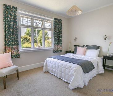 Charming Fendalton 3BR Home w/Courtyard - Photo 3