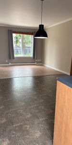 SPLENDIDE 4 1-2 MAISON DE VILLE -CENTRE VILLE JOLIETTE - DISPONIBLE - Photo 3