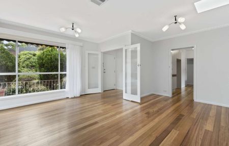 1/9 Iramoo Street, Balwyn - Photo 2