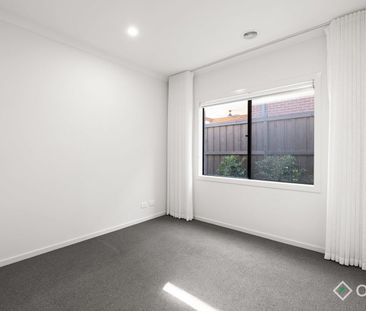 Spacious Modern Family Living in a Prime Clyde North Location - Photo 6