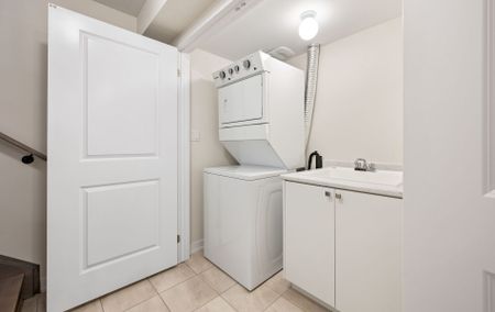 For Lease - 33 Kintall Way, Vaughan, Ontario - Photo 2