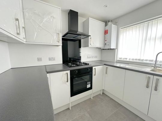 3 bedroom end of terrace house to rent - Photo 1