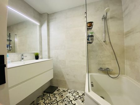 Location Appartement 4 pièces 81m² LONGEVILLE LES METZ 57050 - Photo 4