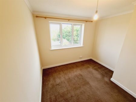 1 Bedroom Flat to Rent in North Street, Rushden, Northants, NN10 - Photo 2