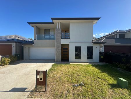 Grand Family Residence with Dual-Master Living - Photo 2