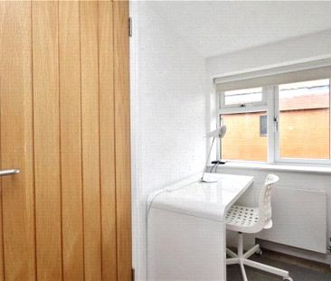 Portsmouth Road, Guildford, Surrey, GU2 4DU - Photo 3