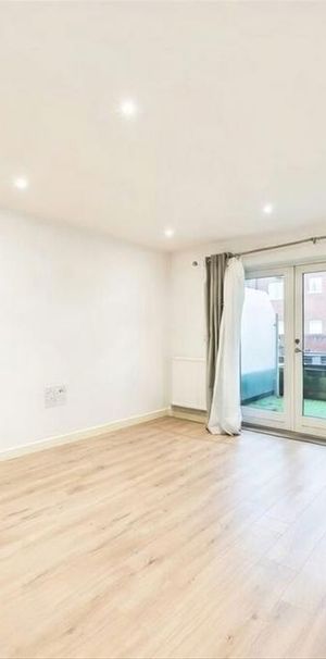1 bedroom flat to rent - Photo 1