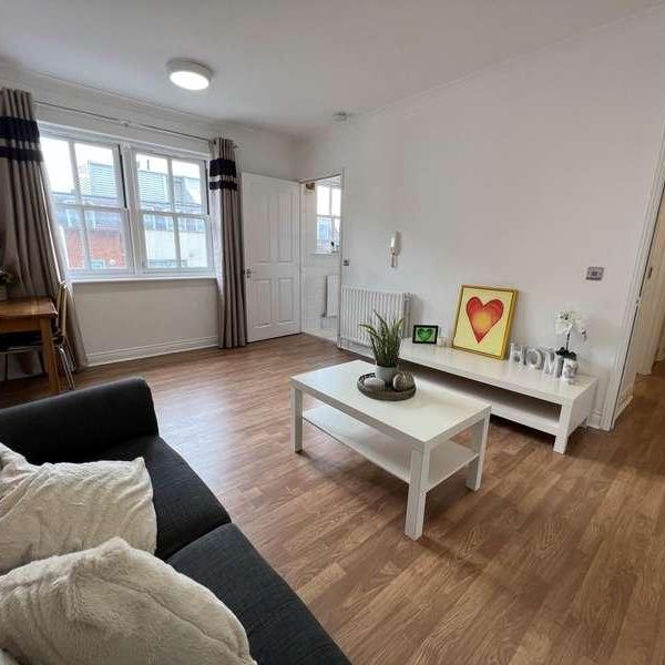 Blenheim Court, Reading, RG1 - Photo 1