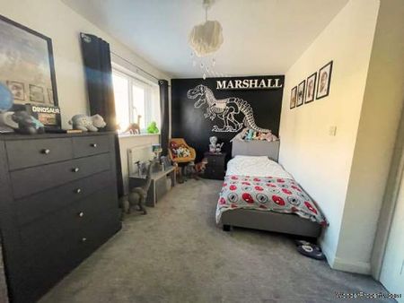 4 bedroom property to rent in Ashton Under Lyne - Photo 4