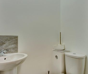 1 bedroom in a house share to rent - Photo 6