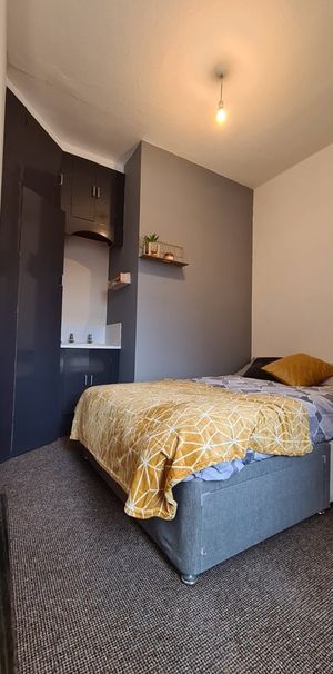 Room in a Shared House, Whitby Road, M14 - Photo 1