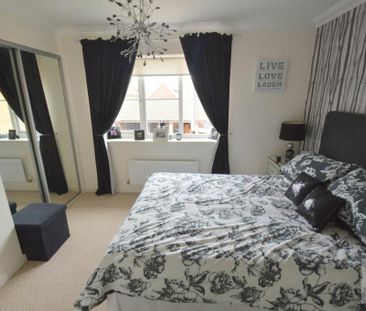 2 bedroom semi-detached house to rent - Photo 3